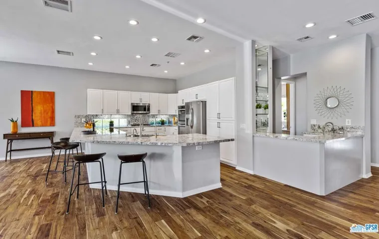 905 Azalea Circle, Palm Springs, California 92264