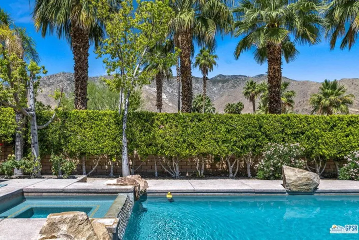 905 Azalea Circle, Palm Springs, California 92264