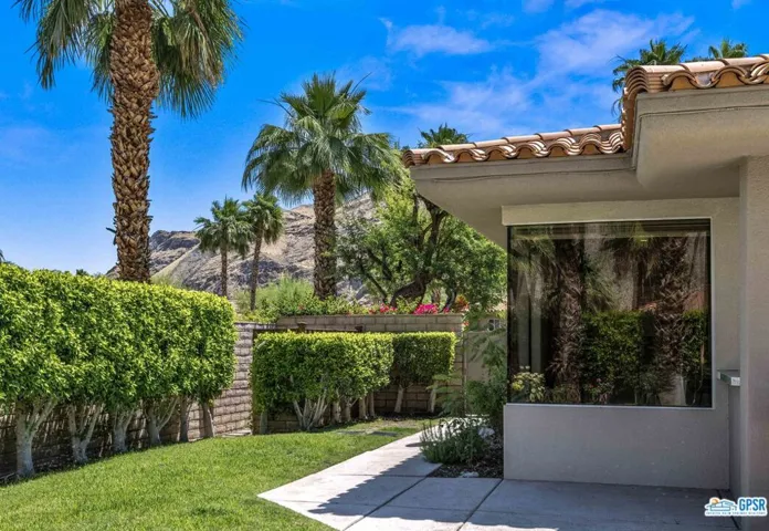 905 Azalea Circle, Palm Springs, California 92264
