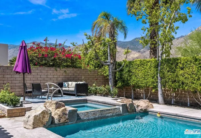 905 Azalea Circle, Palm Springs, California 92264