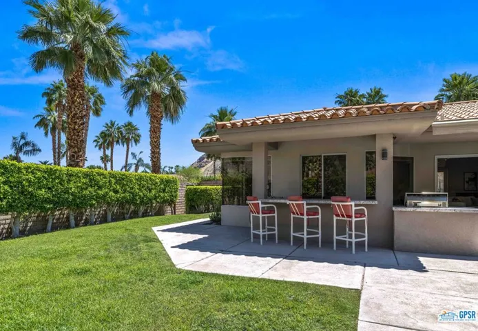 905 Azalea Circle, Palm Springs, California 92264