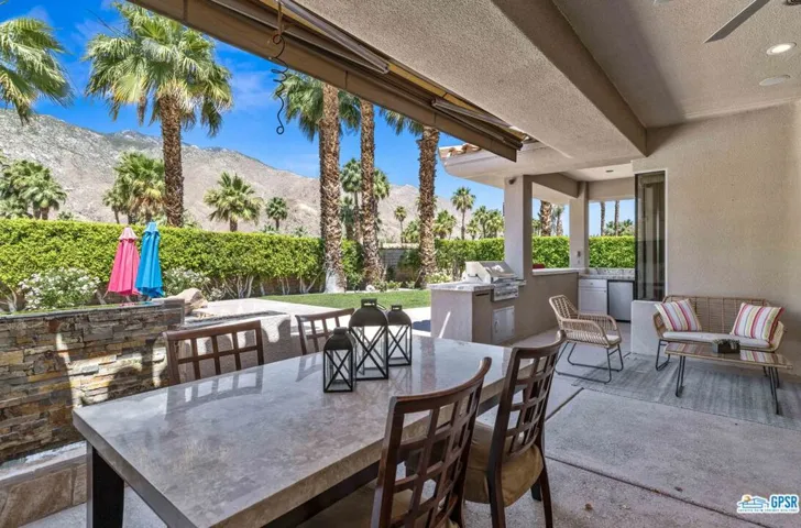 905 Azalea Circle, Palm Springs, California 92264