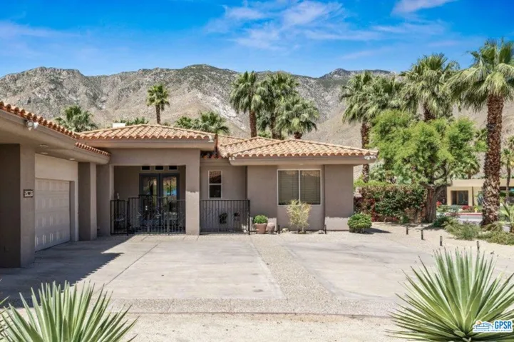 905 Azalea Circle, Palm Springs, California 92264