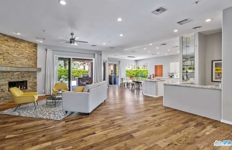 905 Azalea Circle, Palm Springs, California 92264
