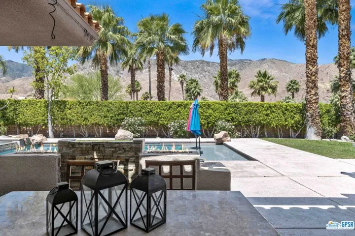 905 Azalea Circle, Palm Springs, California 92264