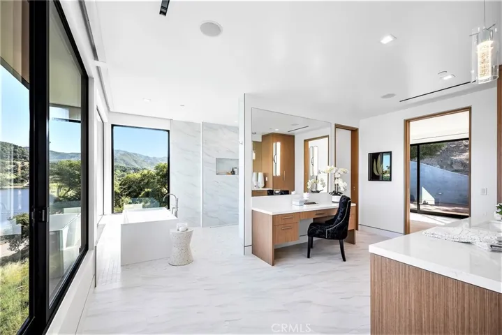 99 Lake Sherwood Drive, Thousand Oaks, California 91361