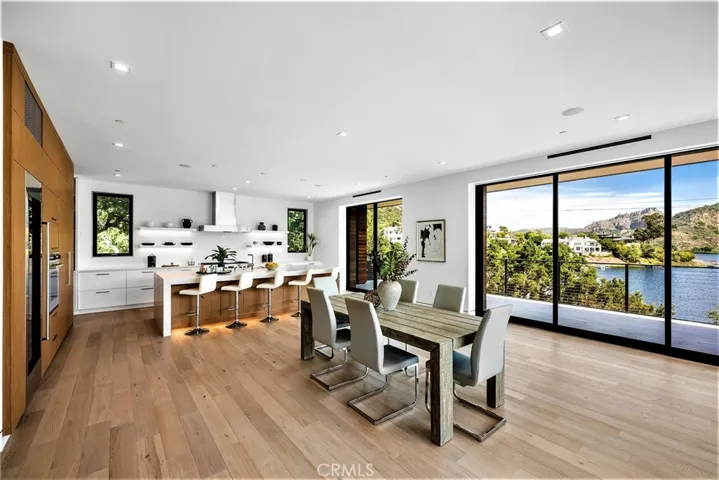 99 Lake Sherwood Drive, Thousand Oaks, California 91361