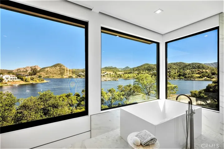 99 Lake Sherwood Drive, Thousand Oaks, California 91361