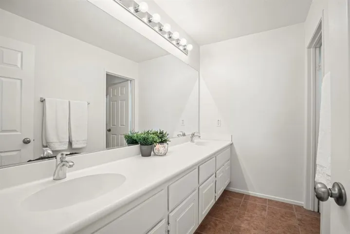 999 Skyview, El Centro, California 92243