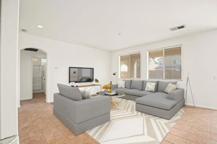 999 Skyview, El Centro, California 92243