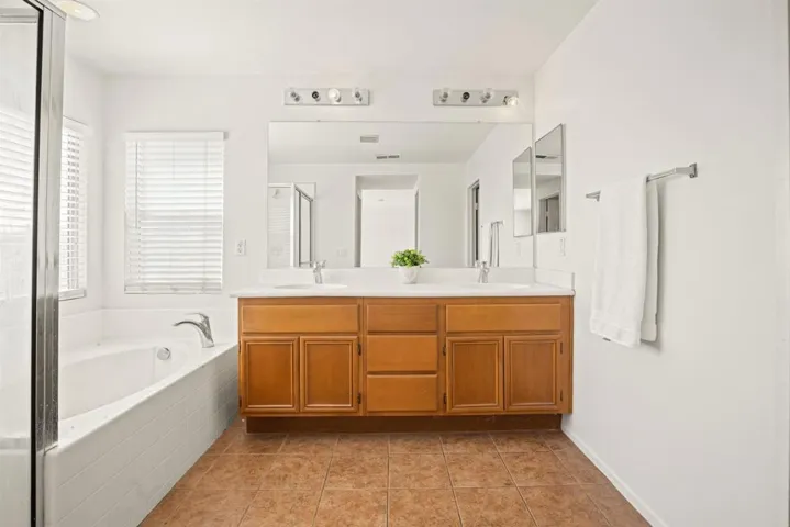 999 Skyview, El Centro, California 92243