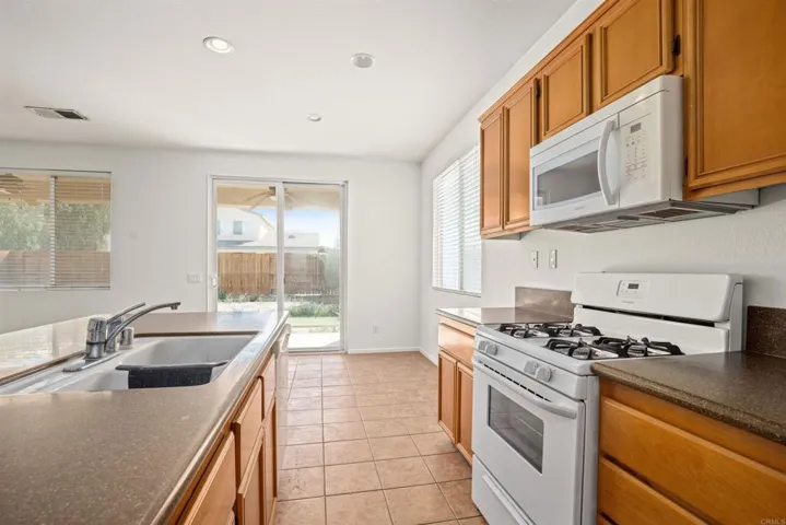 999 Skyview, El Centro, California 92243