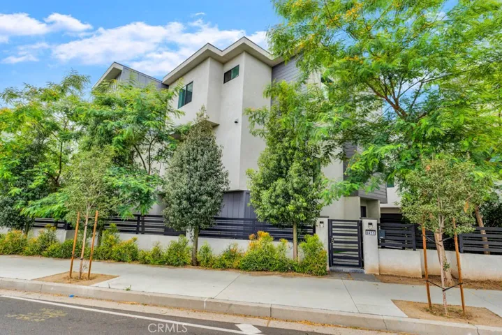 8411 Woodley Place, North Hills, California 91343