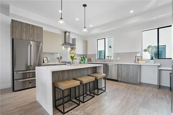 6720 N Royce, Van Nuys, California 91411