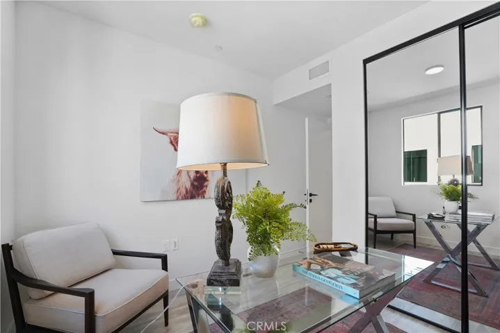 6720 N Royce, Van Nuys, California 91411