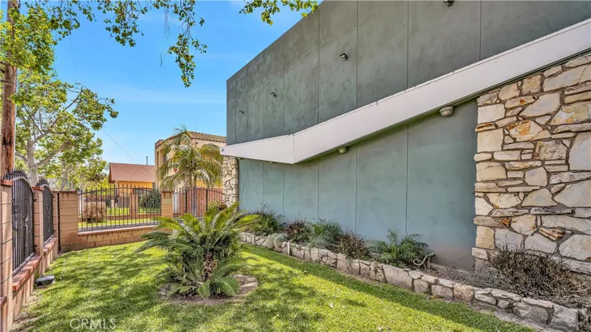 514 S Flower Street, Santa Ana, California 92703