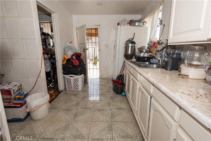 828 Herbert, Los Angeles, California 90063