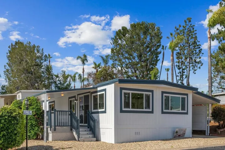 1145 E Barham Dr Unit 20, San Marcos, California 92078