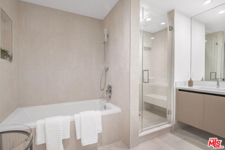 8326 Blackburn Avenue Unit 202, Los Angeles, California 90048