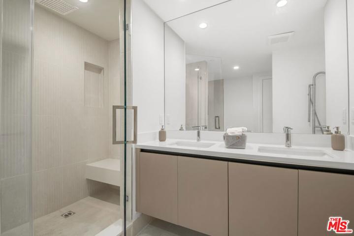 8326 Blackburn Avenue Unit 202, Los Angeles, California 90048
