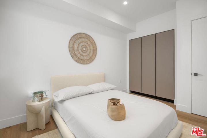 8326 Blackburn Avenue Unit 202, Los Angeles, California 90048