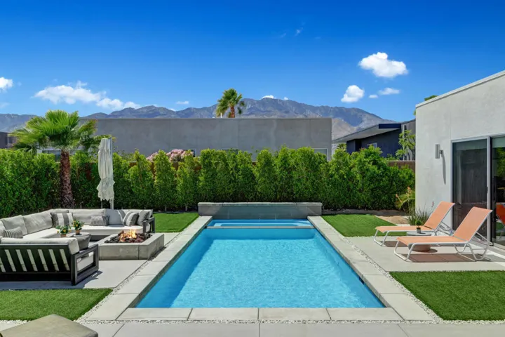 SPA AND POOL TO MOUNTAINS