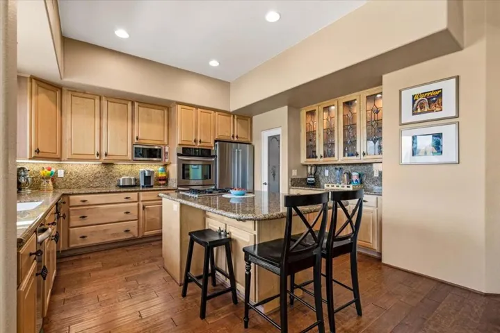 16-76645 California Dr -14