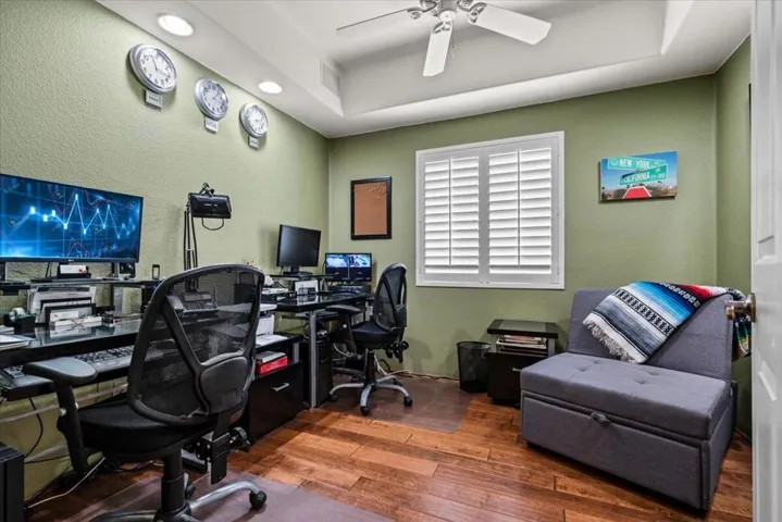 28-76645 California Dr -31