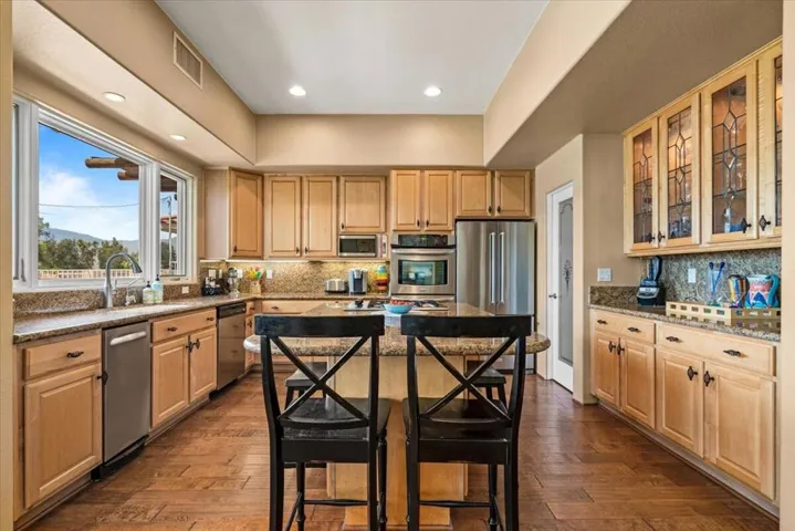 15-76645 California Dr -13