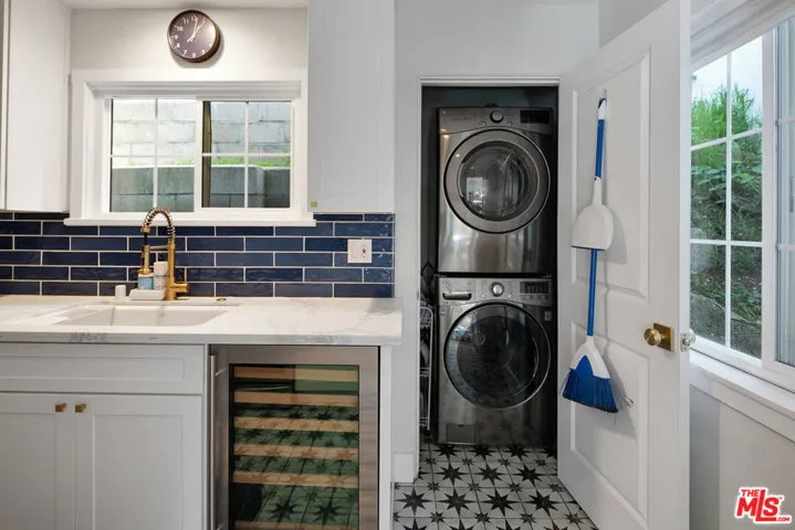 2059 Laurel Canyon Boulevard, Los Angeles, California 90046