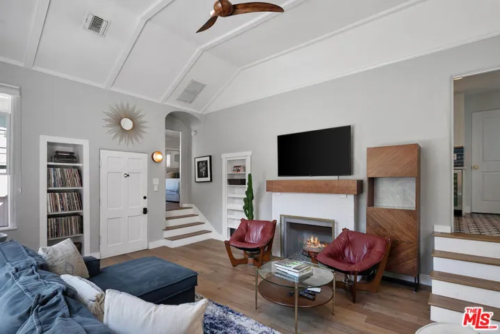 2059 Laurel Canyon Boulevard, Los Angeles, California 90046