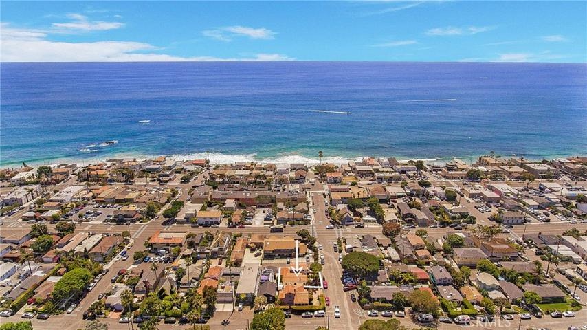 387 Oak Street, Laguna Beach, California 92651