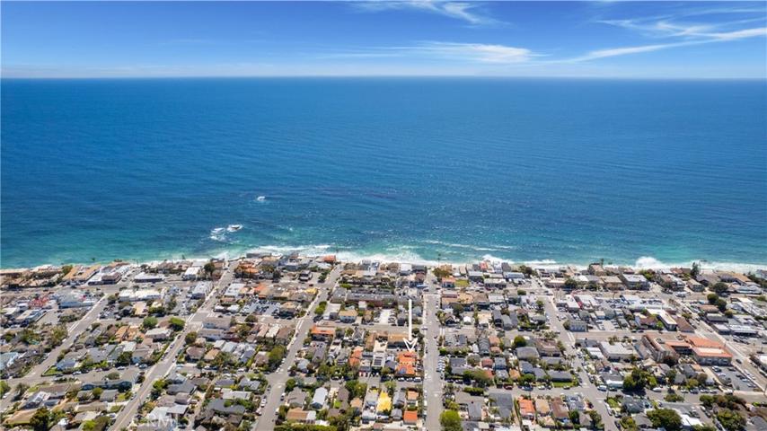 387 Oak Street, Laguna Beach, California 92651