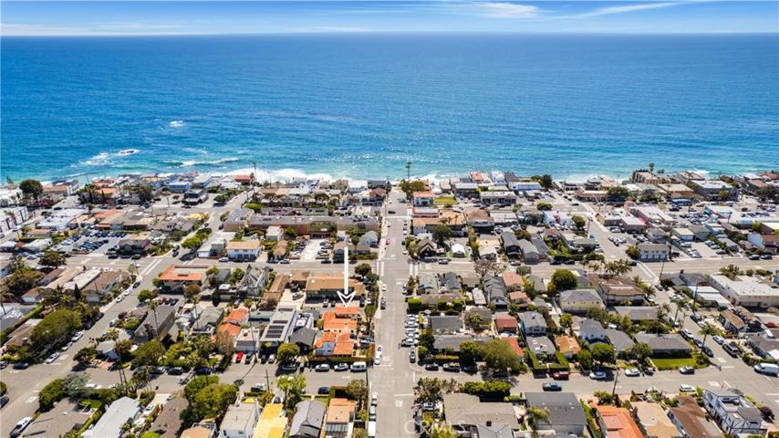 387 Oak Street, Laguna Beach, California 92651