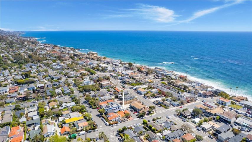 387 Oak Street, Laguna Beach, California 92651