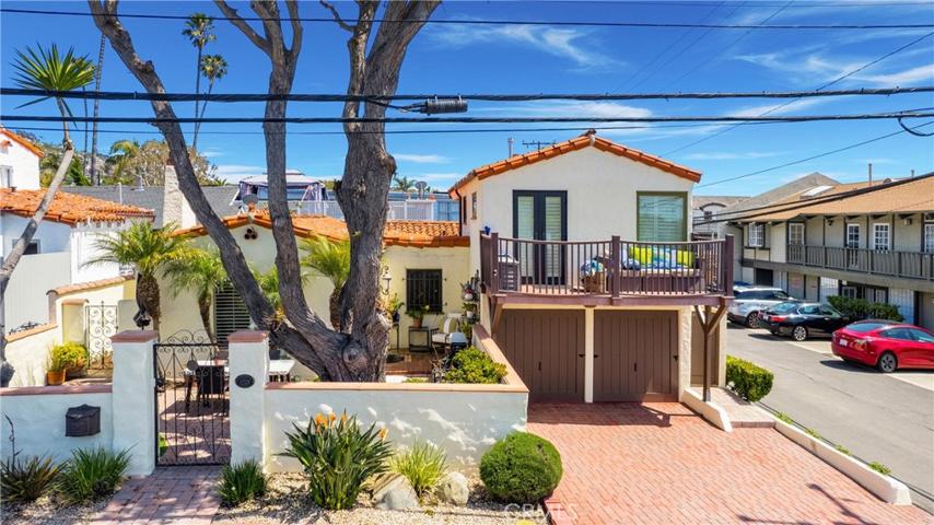 387 Oak Street, Laguna Beach, California 92651