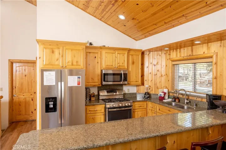 373 Georgia Street, Big Bear Lake, California 92315