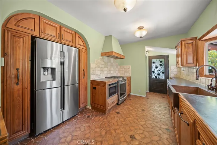 10723 Lurline, Chatsworth, California 91311