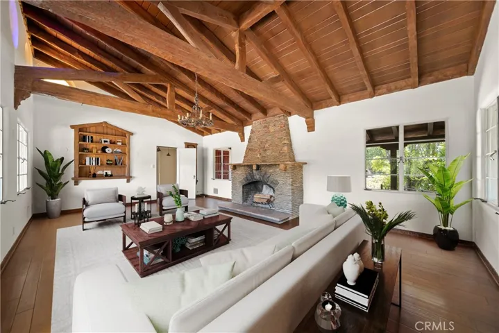 10723 Lurline, Chatsworth, California 91311