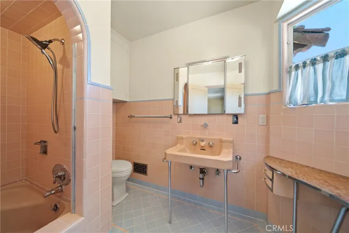 10723 Lurline, Chatsworth, California 91311