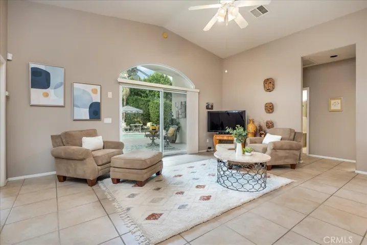 Super high vaulted ceilings!