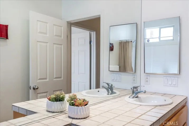 Guest Bathroom 1