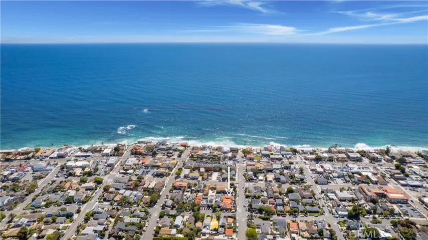 387 Oak Street, Laguna Beach, California 92651
