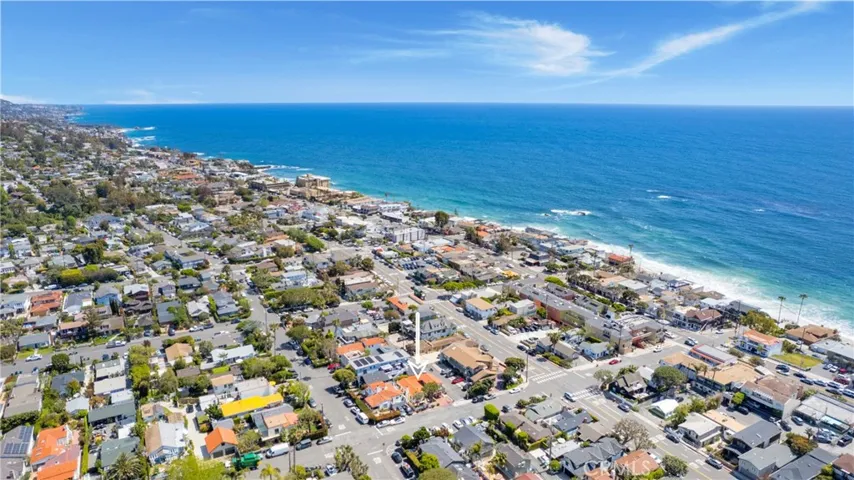 387 Oak Street, Laguna Beach, California 92651