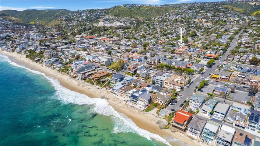 387 Oak Street, Laguna Beach, California 92651