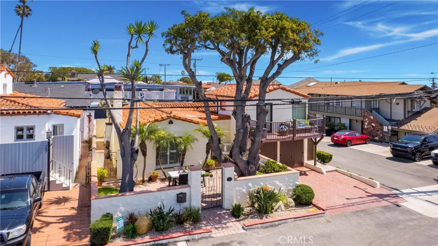 387 Oak Street, Laguna Beach, California 92651