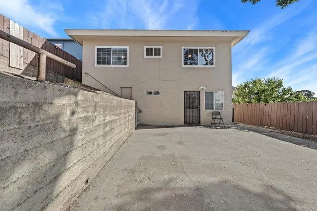 2946 E 29th Street, Oakland, California 94601 home-pic-50