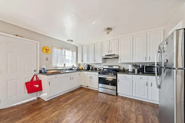 2946 E 29th Street, Oakland, California 94601 home-pic-24