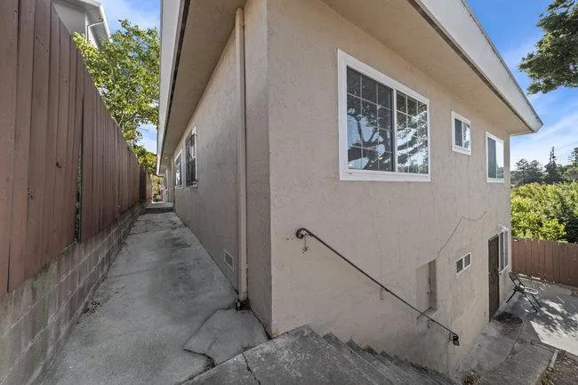 2946 E 29th Street, Oakland, California 94601 home-pic-43