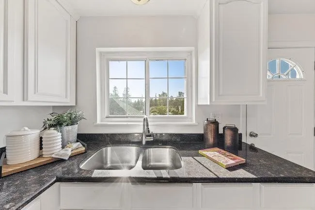 2946 E 29th Street, Oakland, California 94601 home-pic-10